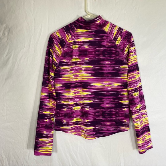 Old Navy Active Long Sleeve Athletic Pullover - Picture 3 of 8